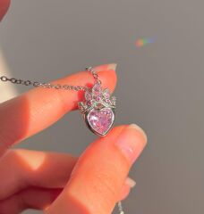 taçlı rapunzel  kalp özel tasarım kararmaz çelik kolye taç konseptli  pembe kalp kolye