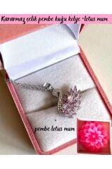 kararmaz çelik pembe zirkon taş kuğu kolye ve pembe lotus mum özel hediye sepeti