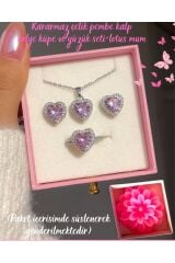 kararmaz çelik pembe kalp kolye küpe yüzük seti ve pembe lotus mum özel hediye sepeti