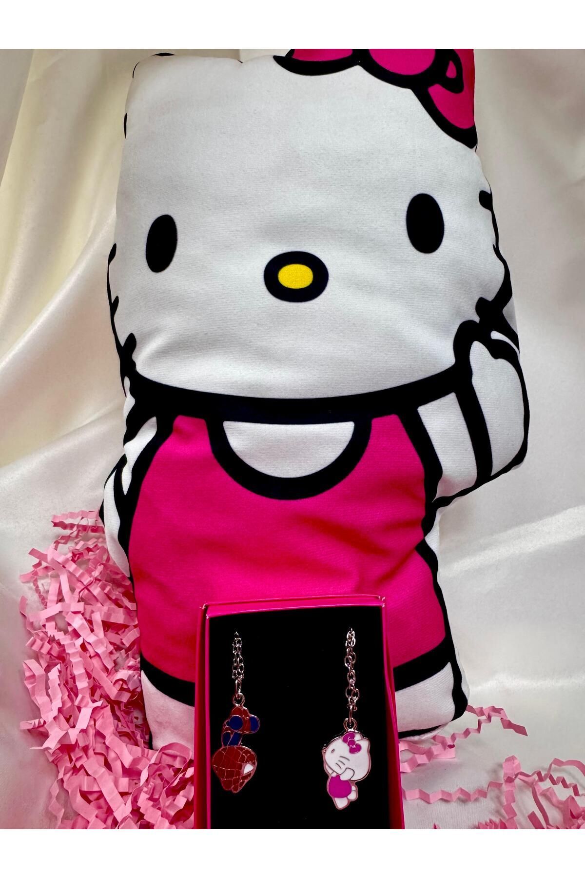spider man hello kitty sevgili kolye seti ve hello kitty yastık sevgiliye ve best friends hediye set
